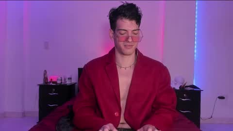 Valentino online show from February 14, 9:53 pm