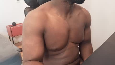 bbcthomas123112 online show from April 12, 12:39 pm