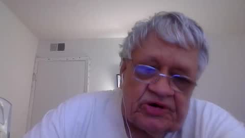 beautytomyeyes online show from December 13, 7:43 pm