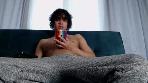 independent model online show from February 8, 8:42 pm