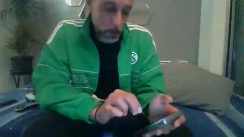 Snapshot of benbare13 chatting on January 20, 11:21 pm benbare13 online show from January 20, 11:21 pm
