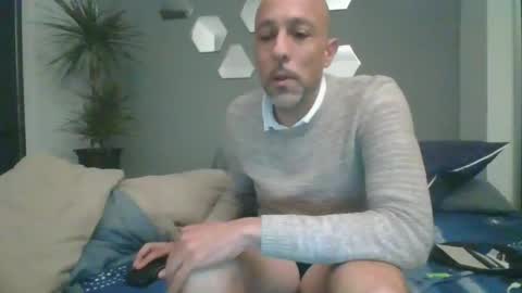 Snapshot of benbare13 chatting on January 10, 8:48 pm benbare13 online show from January 10, 8:48 pm