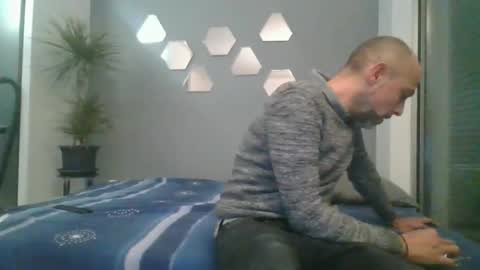 Snapshot of benbare13 chatting on January 7, 7:17 pm benbare13 online show from January 7, 7:17 pm