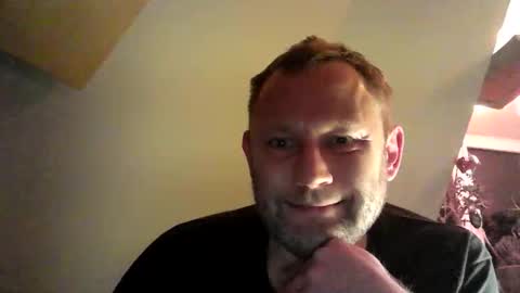 benizio online show from November 22, 8:08 pm