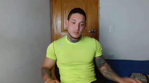 benjamin_isaac online show from December 19, 12:45 am