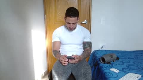 benjamin_isaac online show from January 4, 8:48 pm