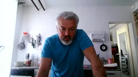 Martin online show from November 22, 9:42 am