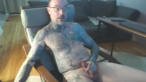 Snapshot of bernhard666 chatting on February 2, 7:35 pm bernhard666 online show from February 2, 7:35 pm