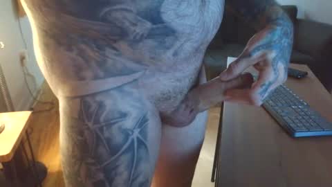 Snapshot of bernhard666 chatting on October 5, 4:00 pm bernhard666 online show from October 5, 4:00 pm