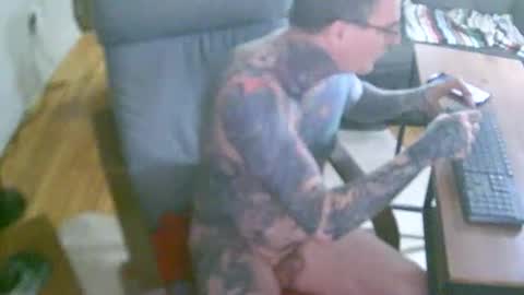 Snapshot of bernhard666 chatting on December 22, 2:27 pm bernhard666 online show from December 22, 2:27 pm