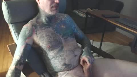 Snapshot of bernhard666 chatting on January 4, 6:19 pm bernhard666 online show from January 4, 6:19 pm