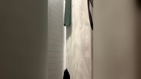 berriess_ online show from June 23, 9:58 am