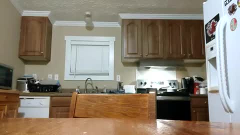 Snapshot of bharvey767097 chatting on September 28, 2:20 am bharvey767097 online show from September 28, 2:20 am