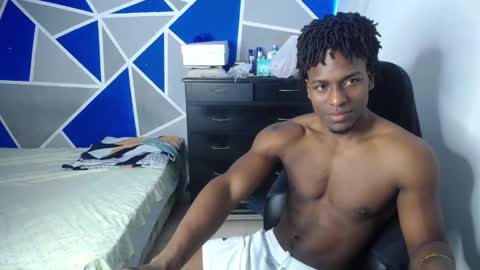 Snapshot of big_black11 chatting on October 22, 11:36 am big_black11 online show from October 22, 11:36 am