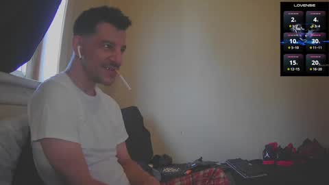 Jon - Im Straight online show from October 15, 6:26 pm