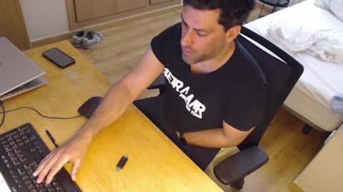 bigcok35spain online show from April 26, 9:28 am