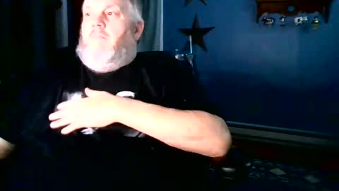 Snapshot of bighorneytony chatting on January 2, 2:22 am bighorneytony online show from January 2, 2:22 am