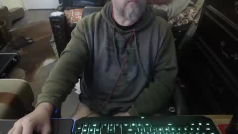 bighugmugg online show from January 11, 5:05 pm