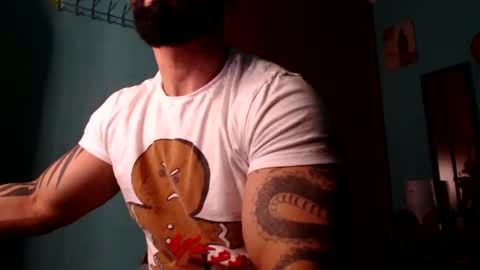 Snapshot of bigstallone chatting on January 14, 12:11 am BigStallion online show from January 14, 12:11 am