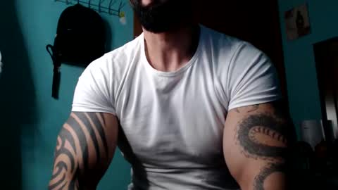 Snapshot of bigstallone chatting on January 5, 11:55 pm BigStallion online show from January 5, 11:55 pm