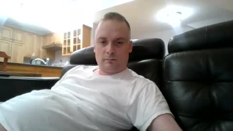 Snapshot of bird8888 chatting on October 26, 9:17 pm bird8888 online show from October 26, 9:17 pm