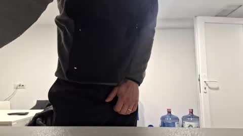 Snapshot of bisexdadd chatting on December 24, 4:44 am bisexdadd online show from December 24, 4:44 am