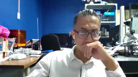 Manu O online show from May 18, 11:53 pm