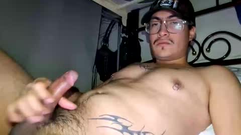 bittersweet_guy_ online show from April 3, 6:43 am