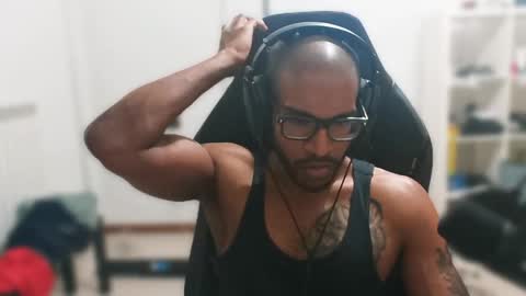 Master online show from April 18, 7:58 pm