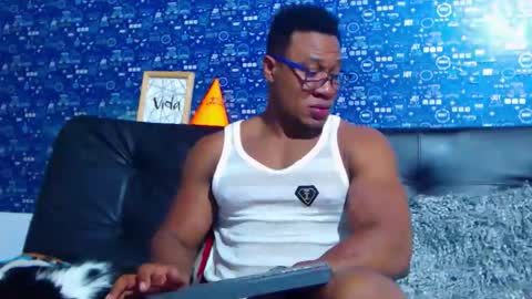 duglas online show from November 12, 3:18 pm