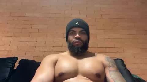 Macauly online show from November 5, 10:34 pm