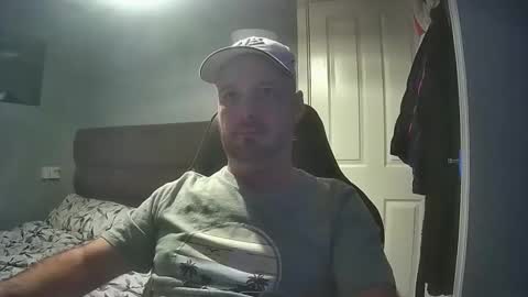 bluebirdflame1 online show from October 31, 8:12 pm