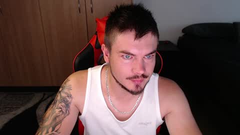 blueeyeboy0 online show from January 29, 4:26 am