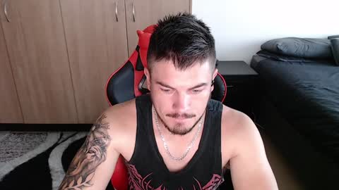 blueeyeboy0 online show from January 18, 9:45 am