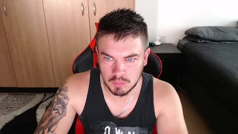 blueeyeboy0 online show from January 21, 6:01 am