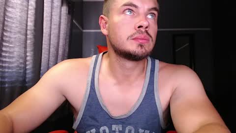 blueeyeboy0 online show from December 6, 1:33 pm