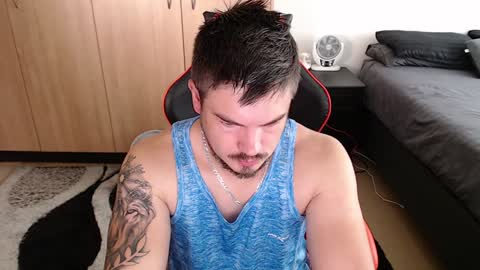 blueeyeboy0 online show from February 7, 6:03 am