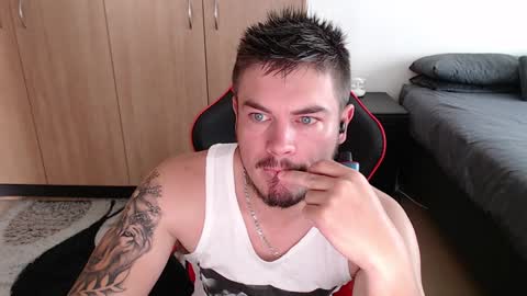 blueeyeboy0 online show from January 30, 9:04 am