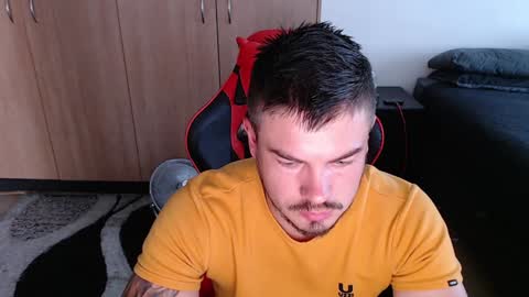 blueeyeboy0 online show from January 22, 12:38 pm