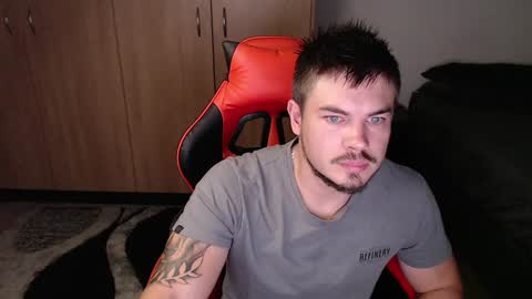 blueeyeboy0 online show from February 3, 7:21 pm