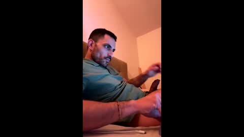 Snapshot of bmr789 chatting on March 12, 12:10 am bmr789 online show from March 12, 12:10 am