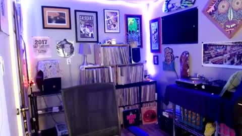 Snapshot of bnczuperzexy chatting on December 8, 6:54 am ZuperZexyZounds online show from December 8, 6:54 am