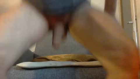 Snapshot of bobbytoyyboy chatting on February 27, 8:20 pm bobbytoyyboy online show from February 27, 8:20 pm