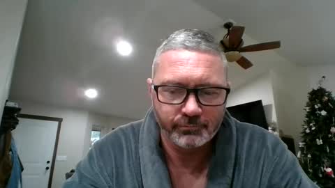 Snapshot of bobjones5003 chatting on December 6, 8:29 pm bobjones5003 online show from December 6, 8:29 pm