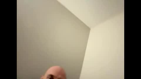 Snapshot of bodyart85_19 chatting on February 7, 5:41 am Bodyart85 19 online show from February 7, 5:41 am