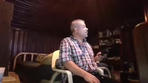 Snapshot of booshy chatting on October 23, 5:44 am Booshwa online show from October 23, 5:44 am