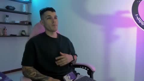 booyhott_ online show from December 19, 7:55 pm