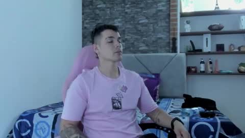 booyhott_ online show from January 7, 7:19 pm