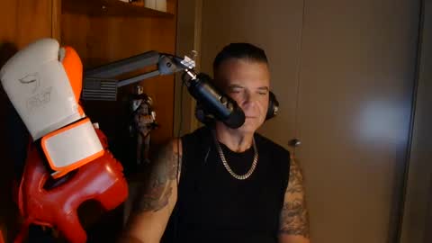 Snapshot of boss1420 chatting on October 10, 1:10 am BOSS online show from October 10, 1:10 am