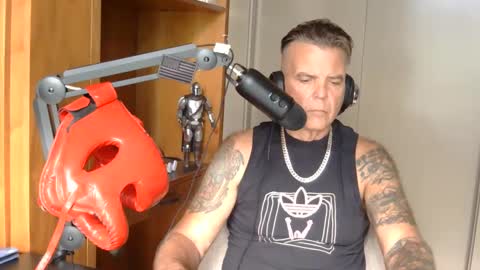 Snapshot of boss1420 chatting on October 1, 6:56 pm BOSS online show from October 1, 6:56 pm